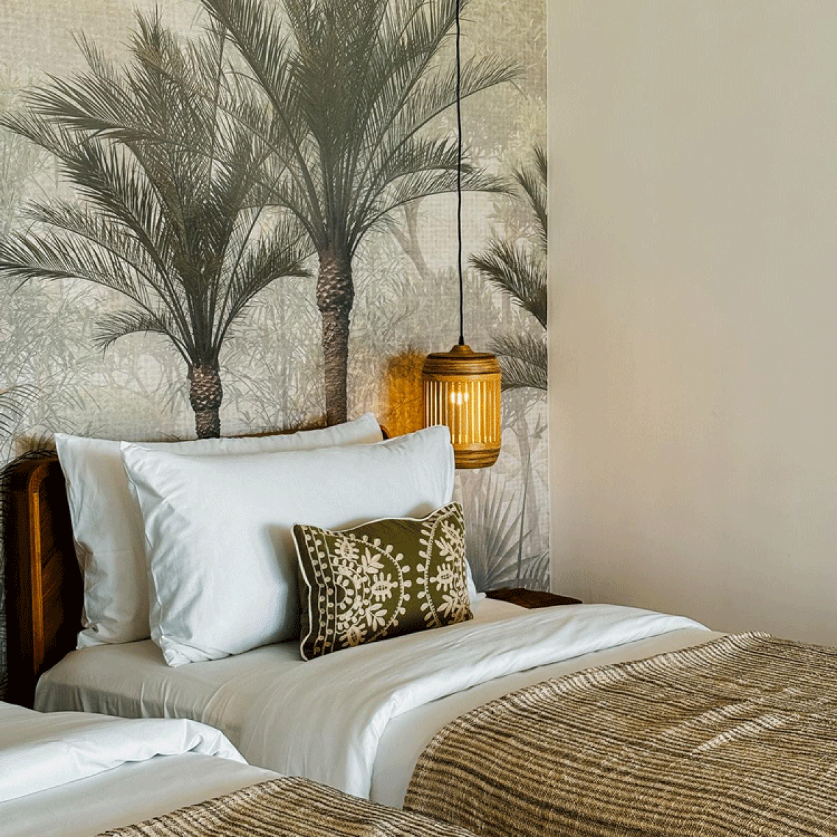 Villa Utopia Lembongan Bedroom View with Lamp